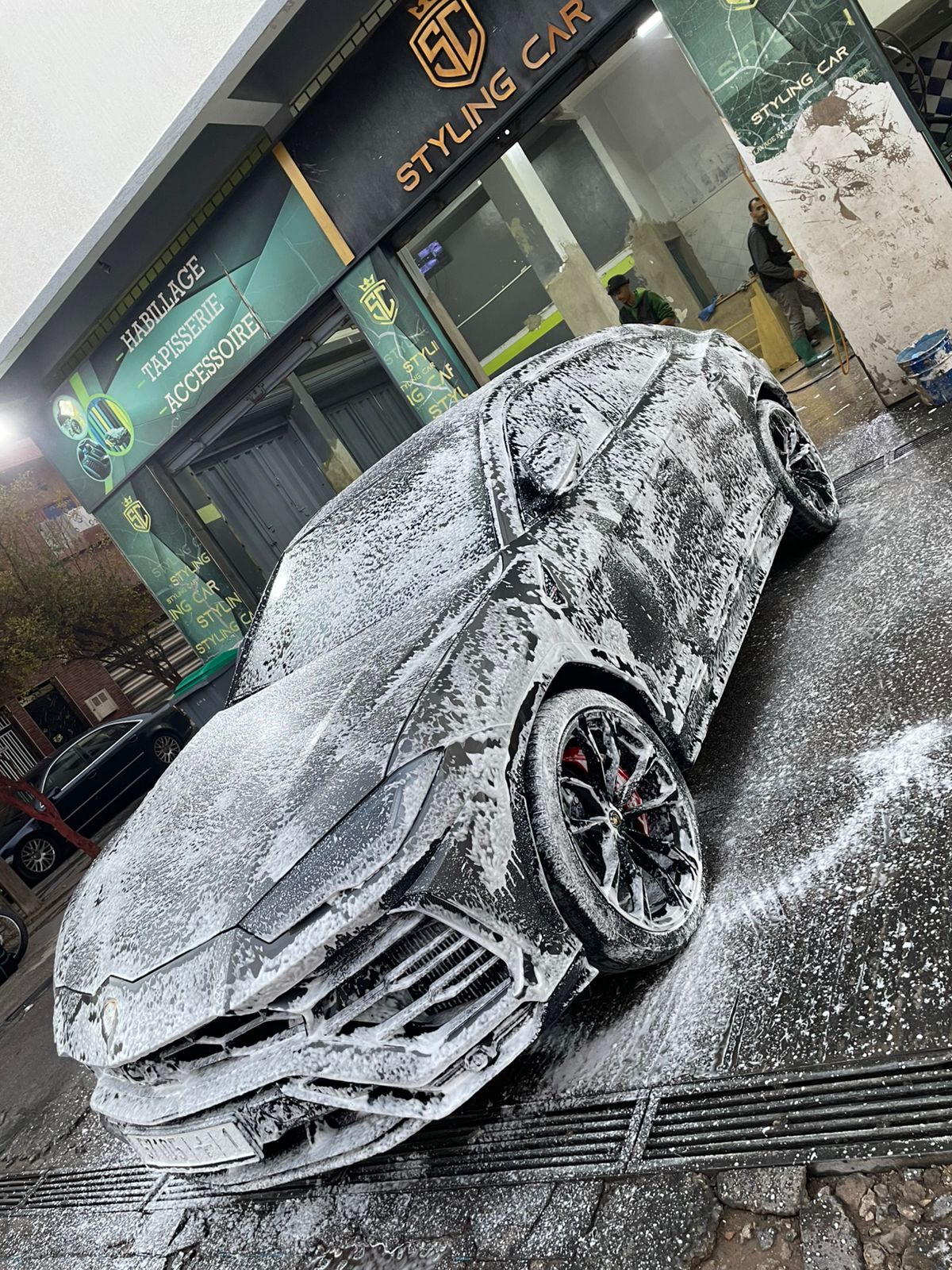 Lavage voiture sport